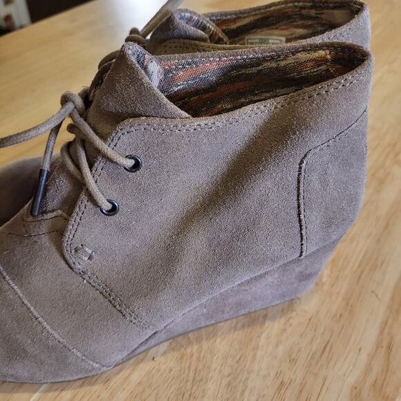 TOMS Gray Suede Leather Wedge Tie 8.5 - Picture 3 of 8